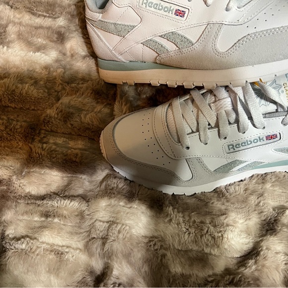 Reebok Classic Leather Shoes - Picture 4 of 10